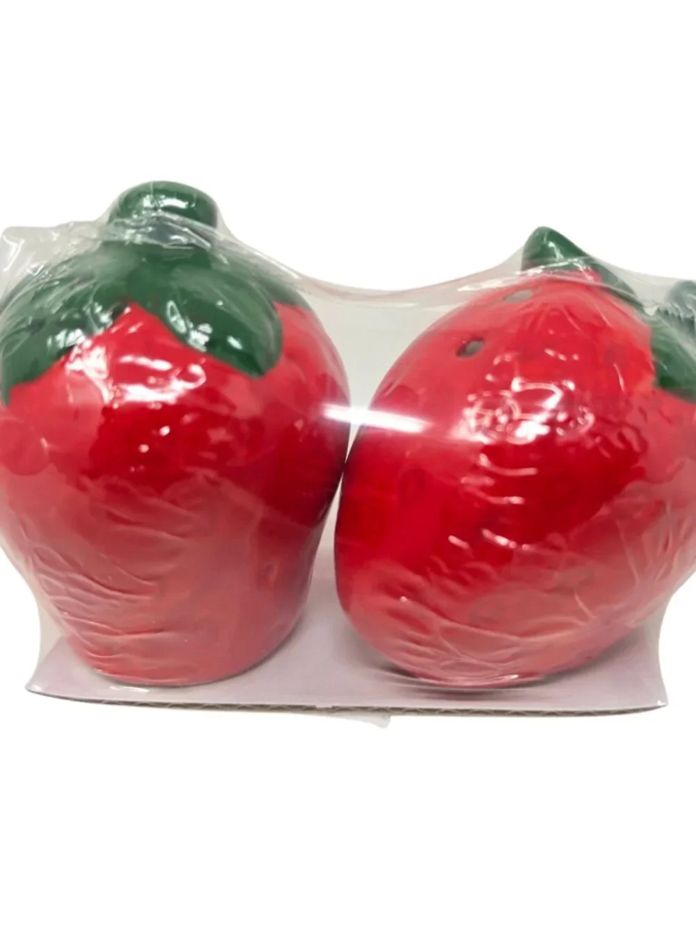 New Strawberry Salt & Pepper Shakers Set 2.25